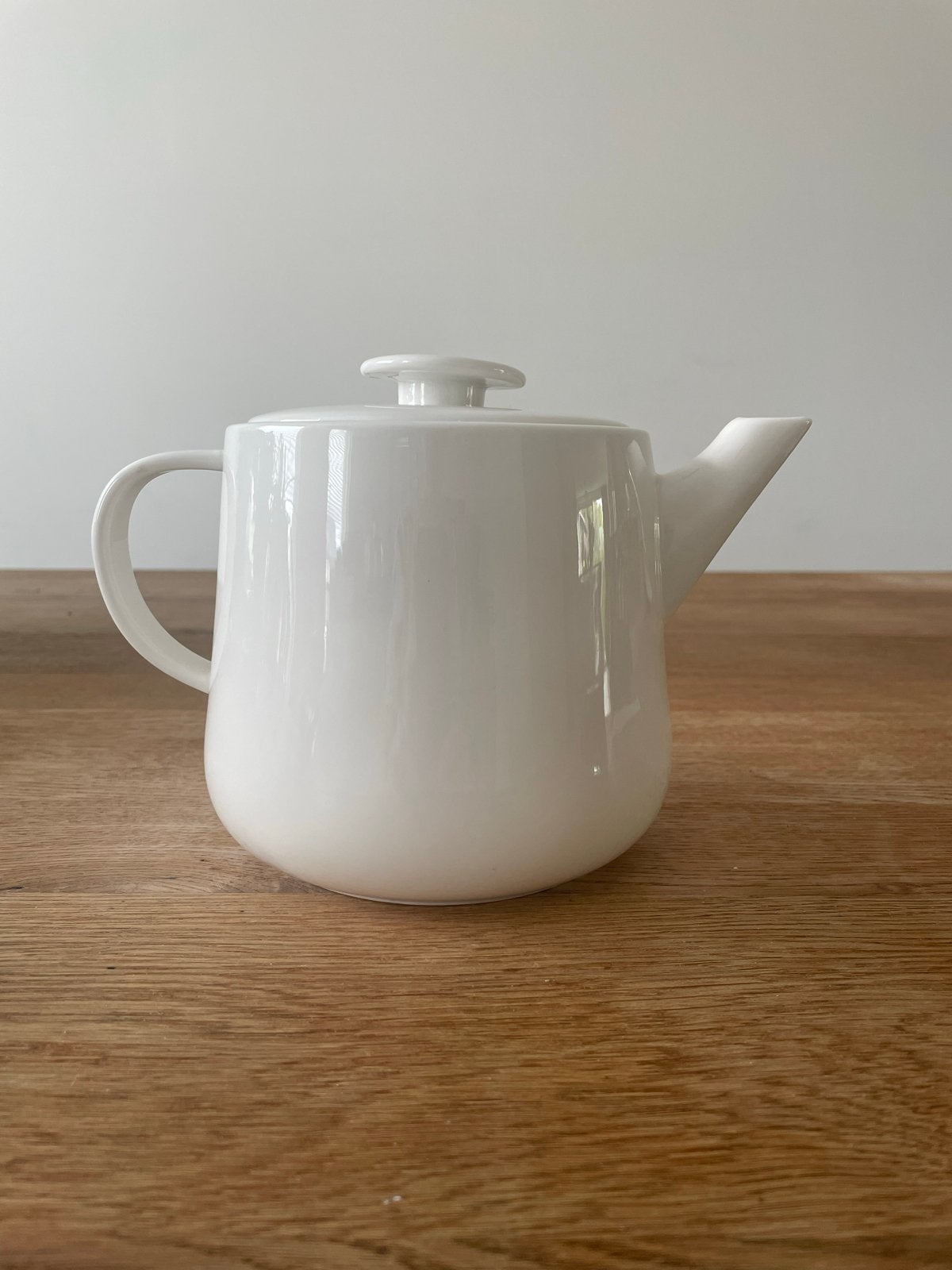 HEMA witte porseleinen theepot 1200 cc, Huis en Inrichting, Hema, Ophalen of Verzenden, Zo goed als nieuw, Theepot