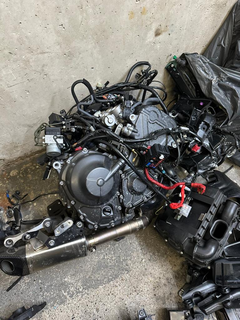 Yamaha mt 09 2021 tot 2023 onderdelen, Ophalen