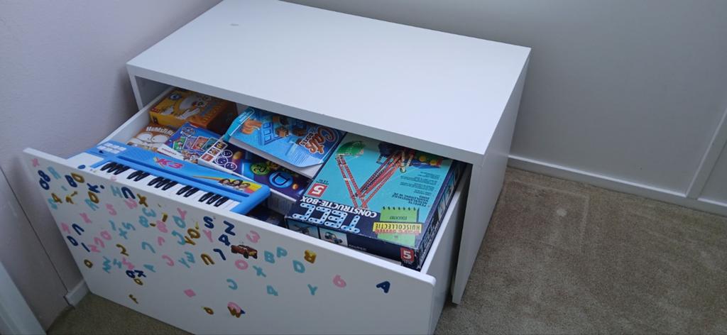 Gratis lade met bureau Stuva van Ikea, Kinderen en Baby's, Ophalen, Gebruikt, Kast