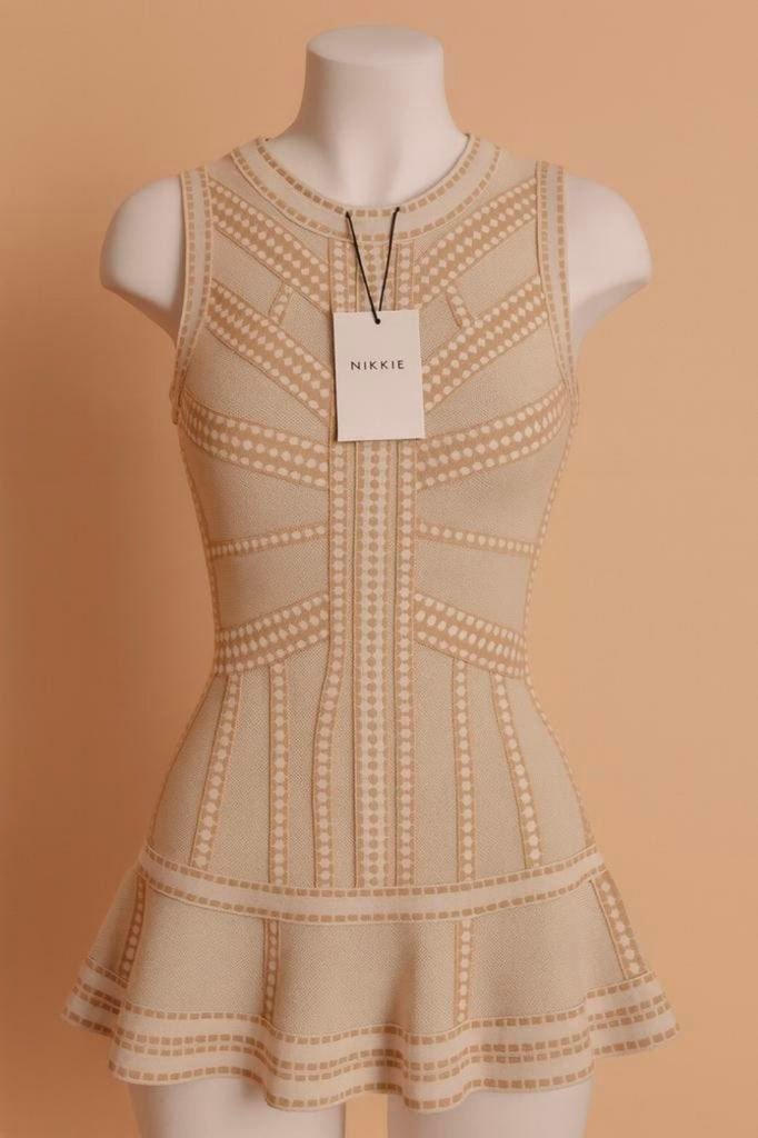 NIKKIE | Judy Top - Geometrisch Design | maat 32 | Nieuw, Beige, Nieuw, Ophalen of Verzenden, Nikkie
