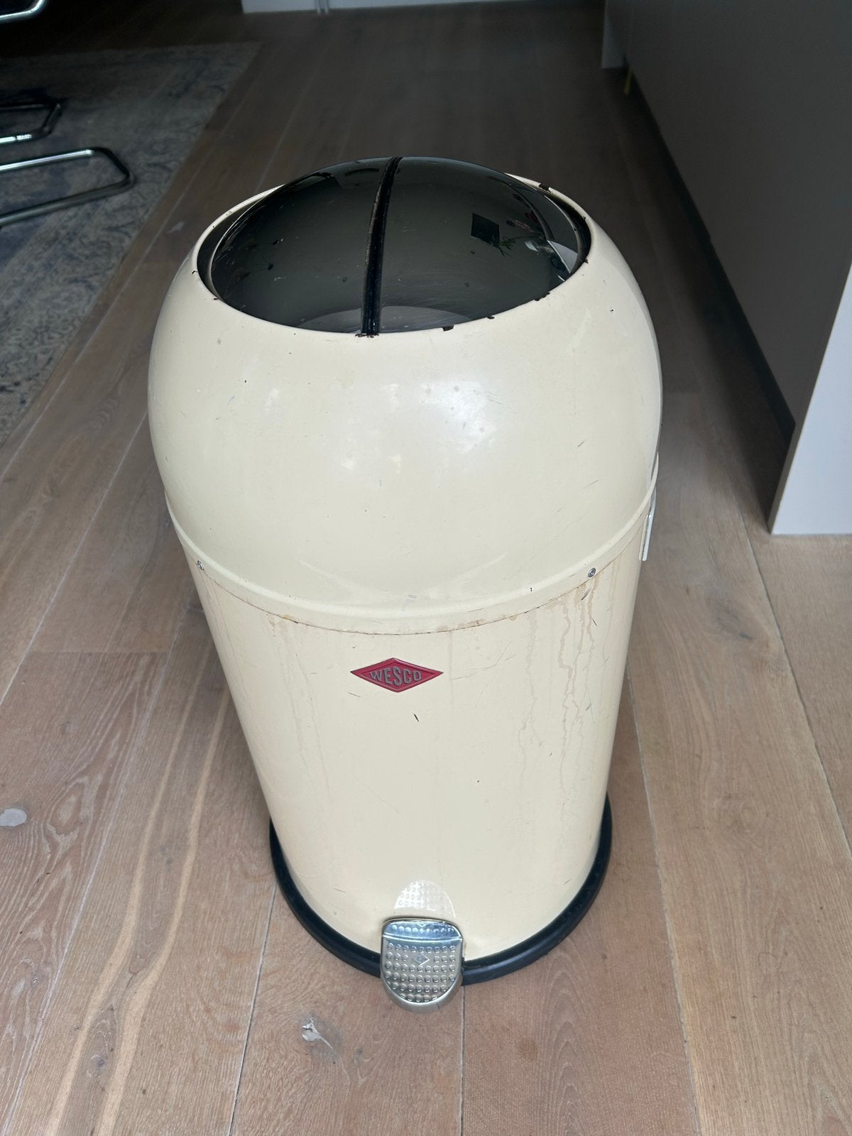 Wesco kickmaster crème 38L, Huis en Inrichting, Gebruikt, Met pedaal, Ophalen of Verzenden, 30 tot 40 liter