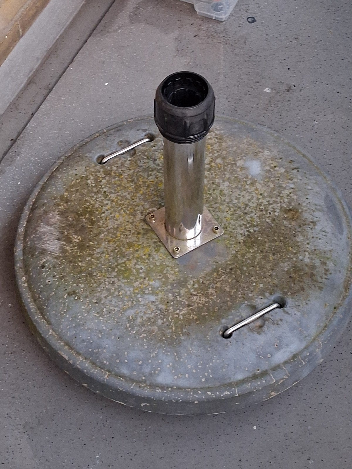 Stevige parasolvoet van beton, Ophalen, Gebruikt, Minder dan 1 meter, Parasolvoet