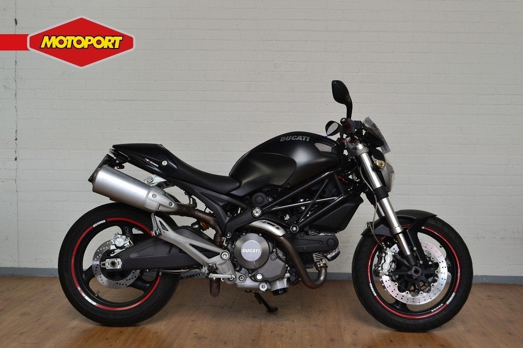 Ducati MONSTER 696 ABS (bj 2008), Motoren, Motoren | Ducati, Bedrijf, Ducati North Europe BV, Naked bike, Oranjelaan 64
2382 VE  Zoeterwoude-Rijndijk