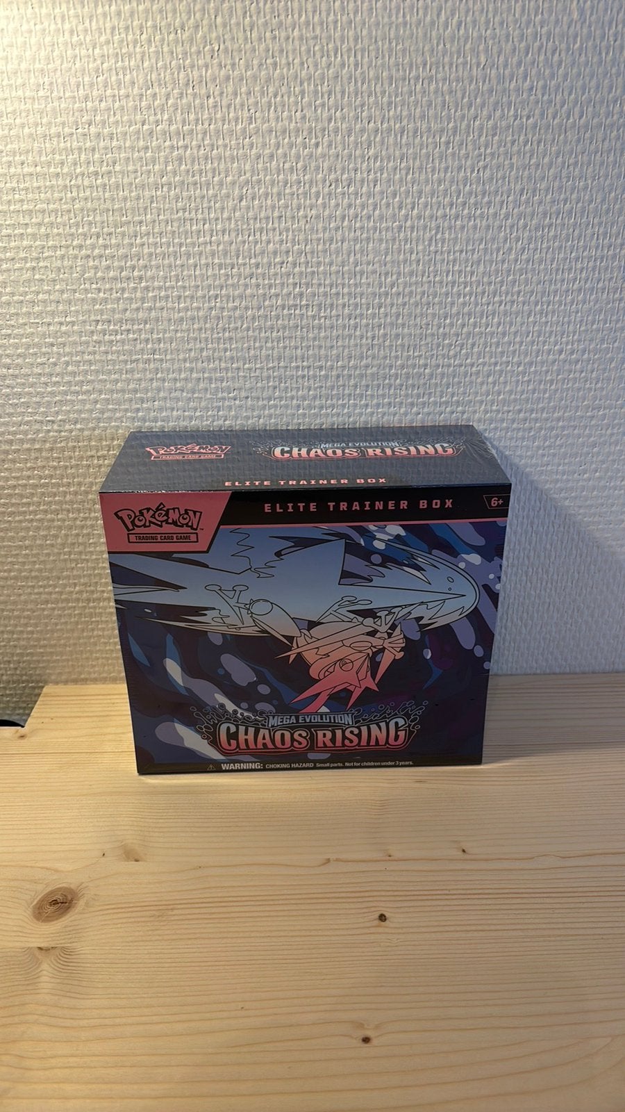 Pokémon chaos rising elite trainer box(ETB), Ophalen of Verzenden, Nieuw, Booster, Foil