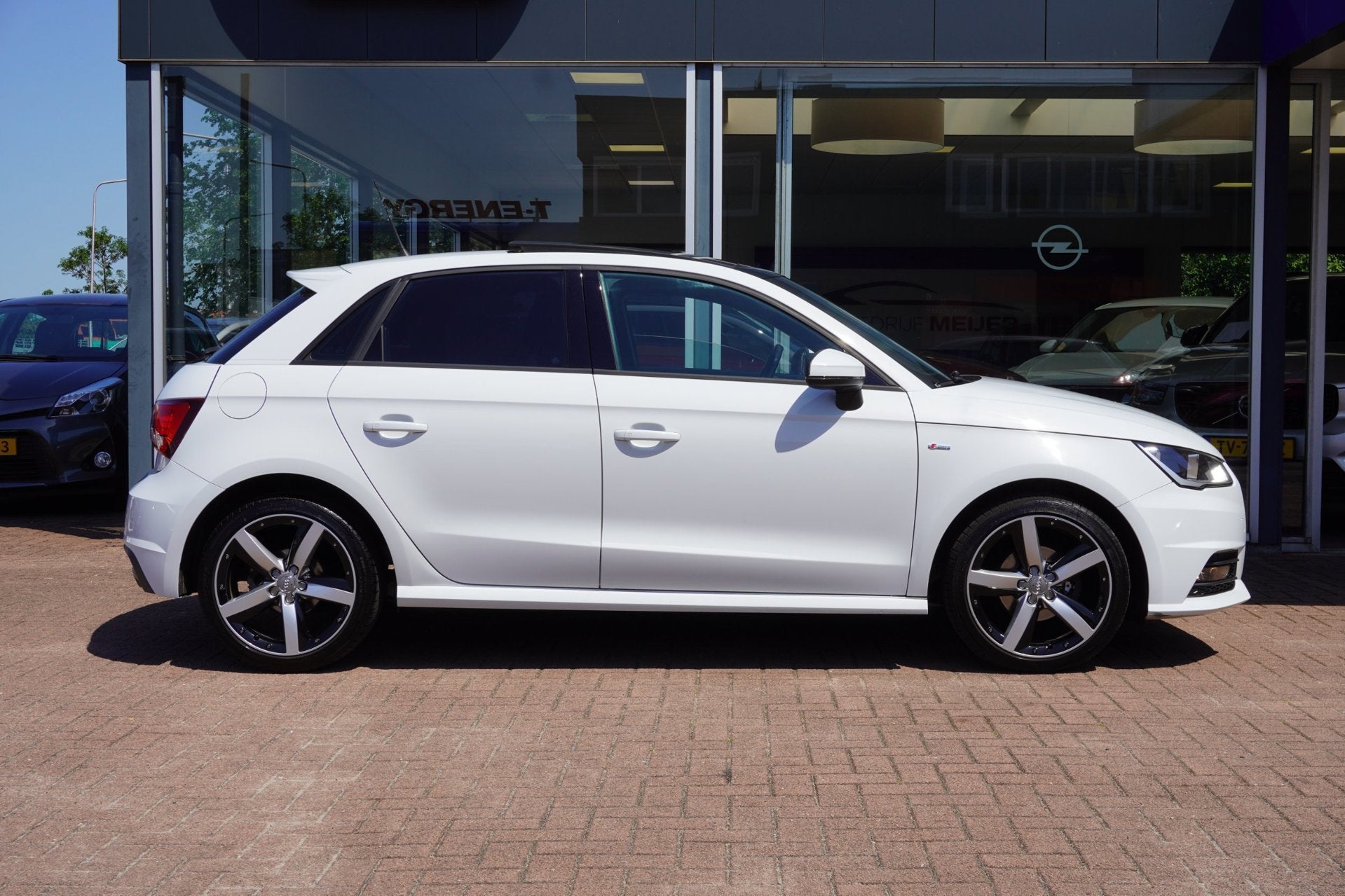 Audi A1 Sportback 1.0 TFSI Sport Pro Line S / Sline | Panoda, Stof, 95 pk, 4 stoelen, Bedrijf