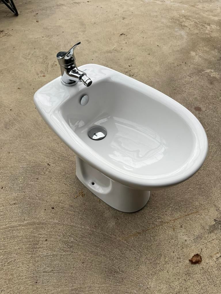Bidet met kraan, Ophalen, Zo goed als nieuw, Kraan