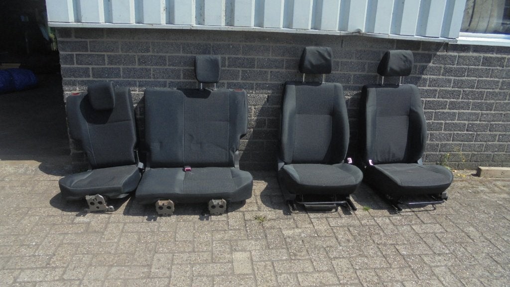 STOELEN SET VOOR SUZUKI SWIFT 3 DEURS - BJ. 2005 - 2010, Ophalen of Verzenden, Gebruikt, Suzuki