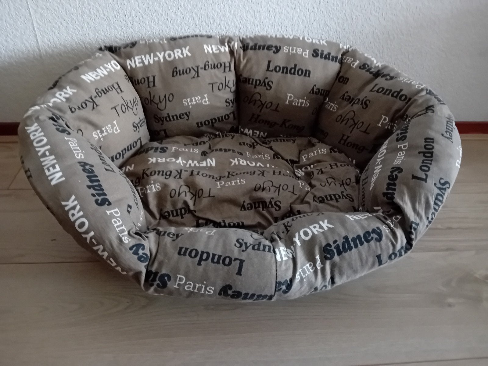 Hondenmand kleur Taupe, Ferplast, Ophalen, Gebruikt, Hondenmand