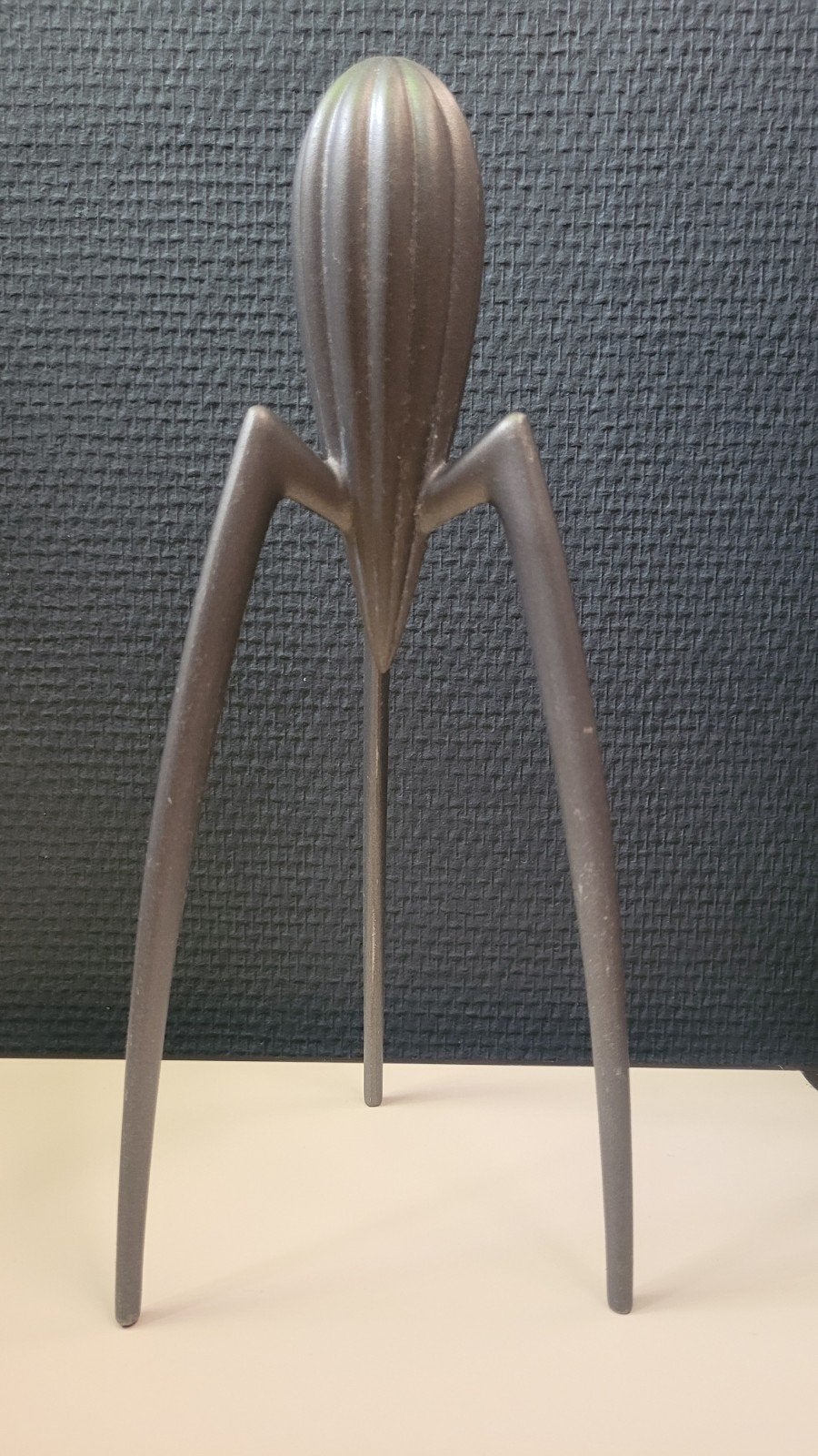 Alessi citruspers Juicy Salif, Antiek en Kunst, 29 cm, Grijs, Gemerkt, Ophalen of Verzenden