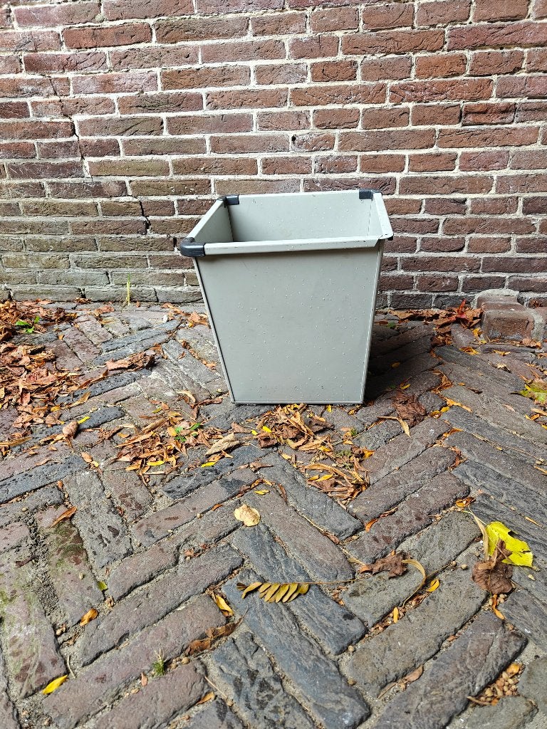 metalen prullenbak grijs, Ophalen, Gebruikt, Onbekend, 40 liter of meer