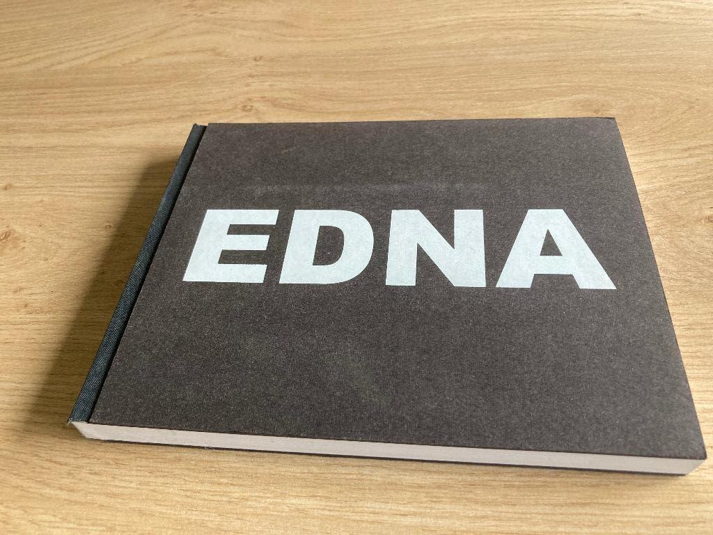 Boek Edna, Ophalen of Verzenden, Zo goed als nieuw