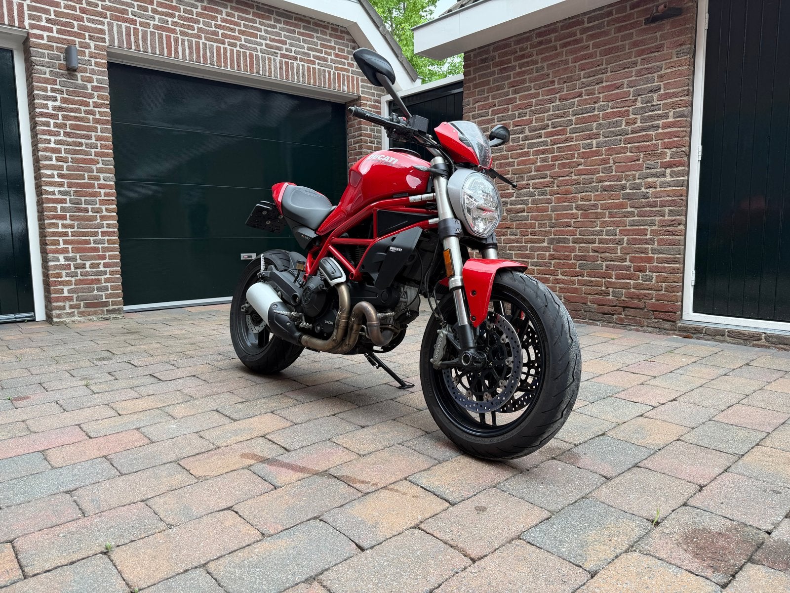 Ducati Monster 797 plus - Rood - Perfecte staat - 16980km, 2 cilinders, Gebruikt, Particulier, Meer dan 35 kW