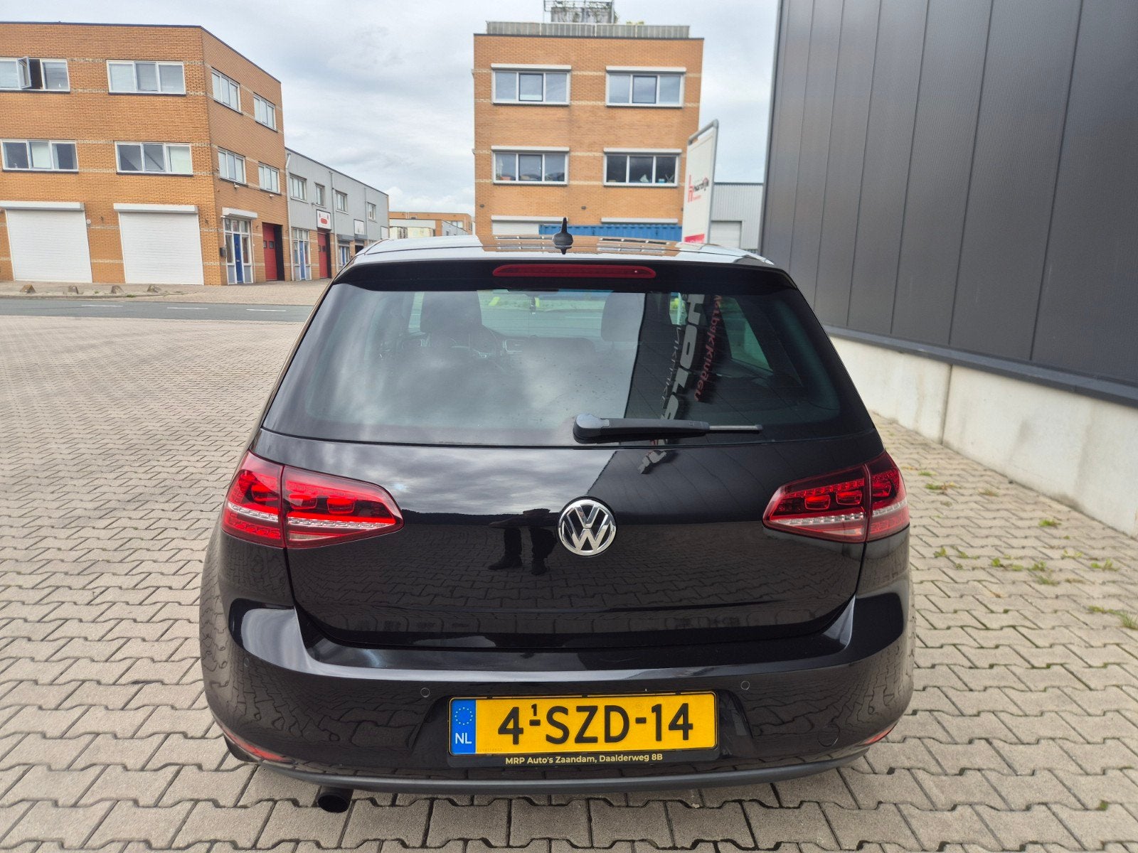 Foto 11 van Volkswagen Golf 1.2 TSI 77KW 5D DSG 2014 Zwart