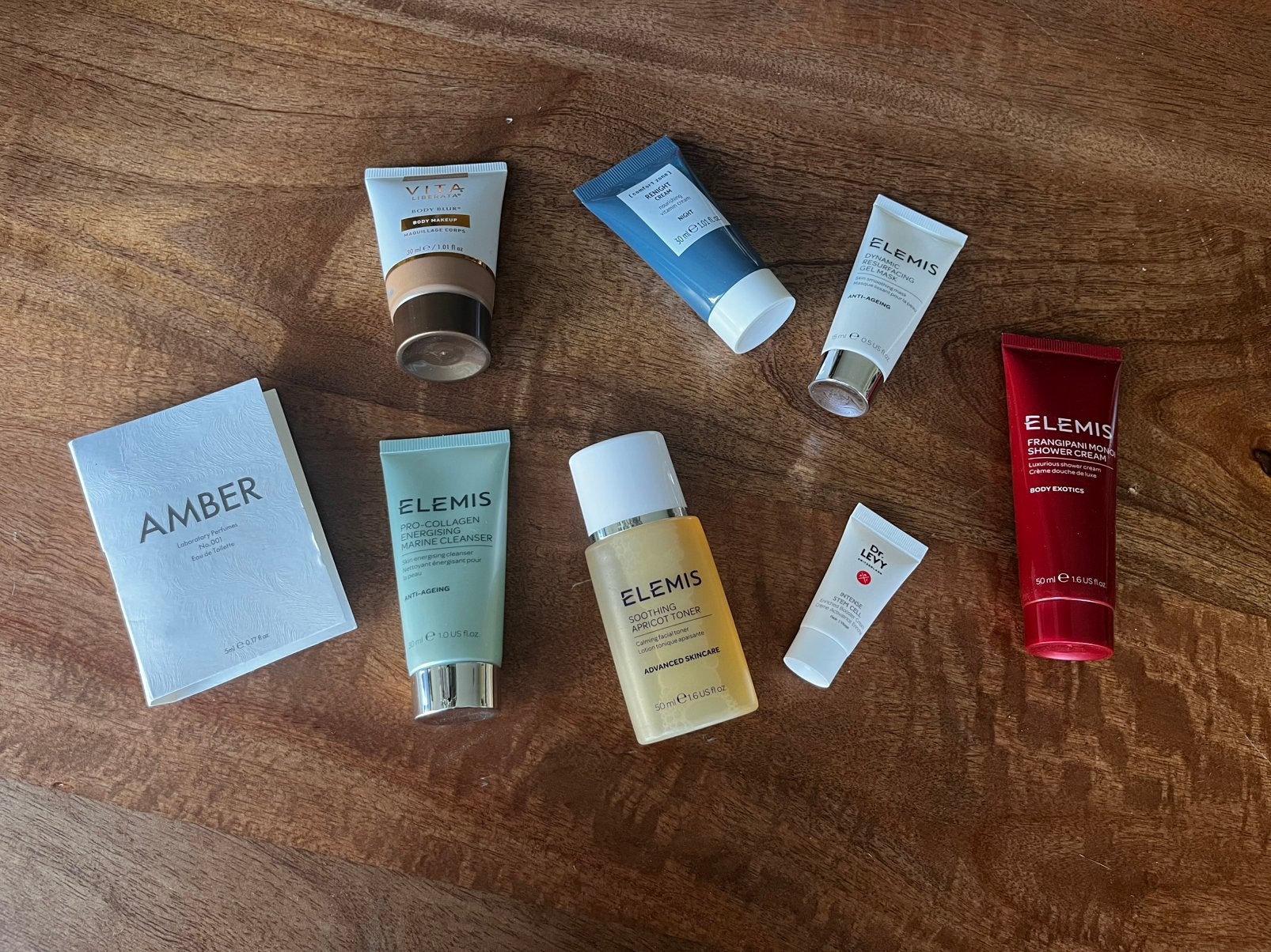 Set nieuwe producten; gezicht en lichaam, Ophalen of Verzenden, Nieuw, Gehele gezicht