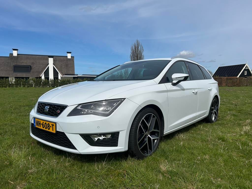Seat Leon ST 1.4 FR 150PK DSG 2017 Pano Trekhaak 18 Inch, Zwart, 4 cilinders, Leon, Origineel Nederlands