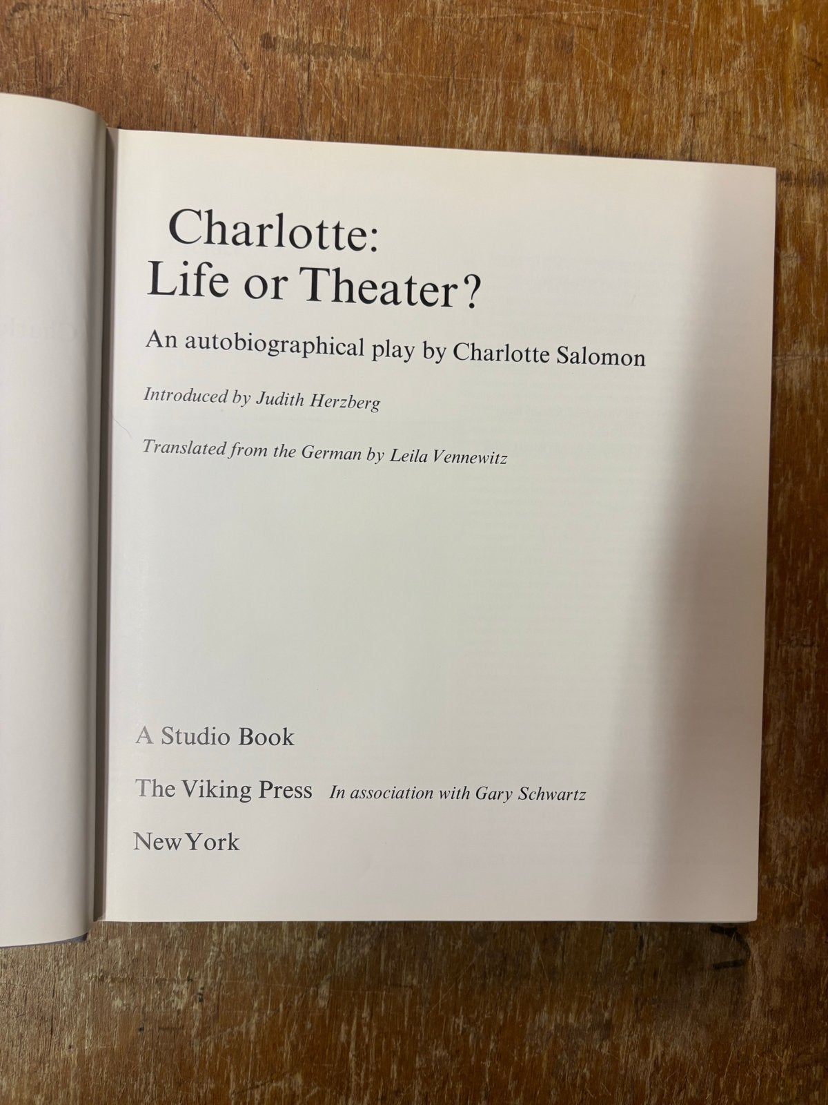 Charlotte: Leven of Theater? Autobiografisch toneelstuk, Ophalen of Verzenden, Gelezen, Amerika