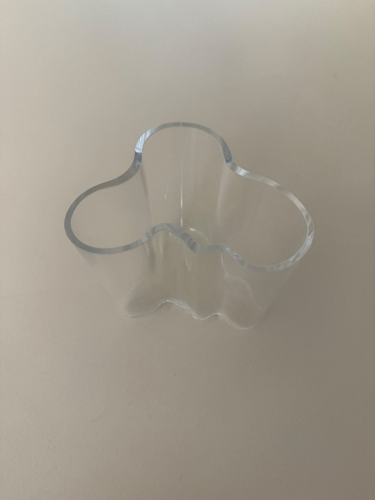 Alvar Aalto Vaas - Iconisch Fins Design, Ophalen of Verzenden, Zo goed als nieuw, Transparant, Glas