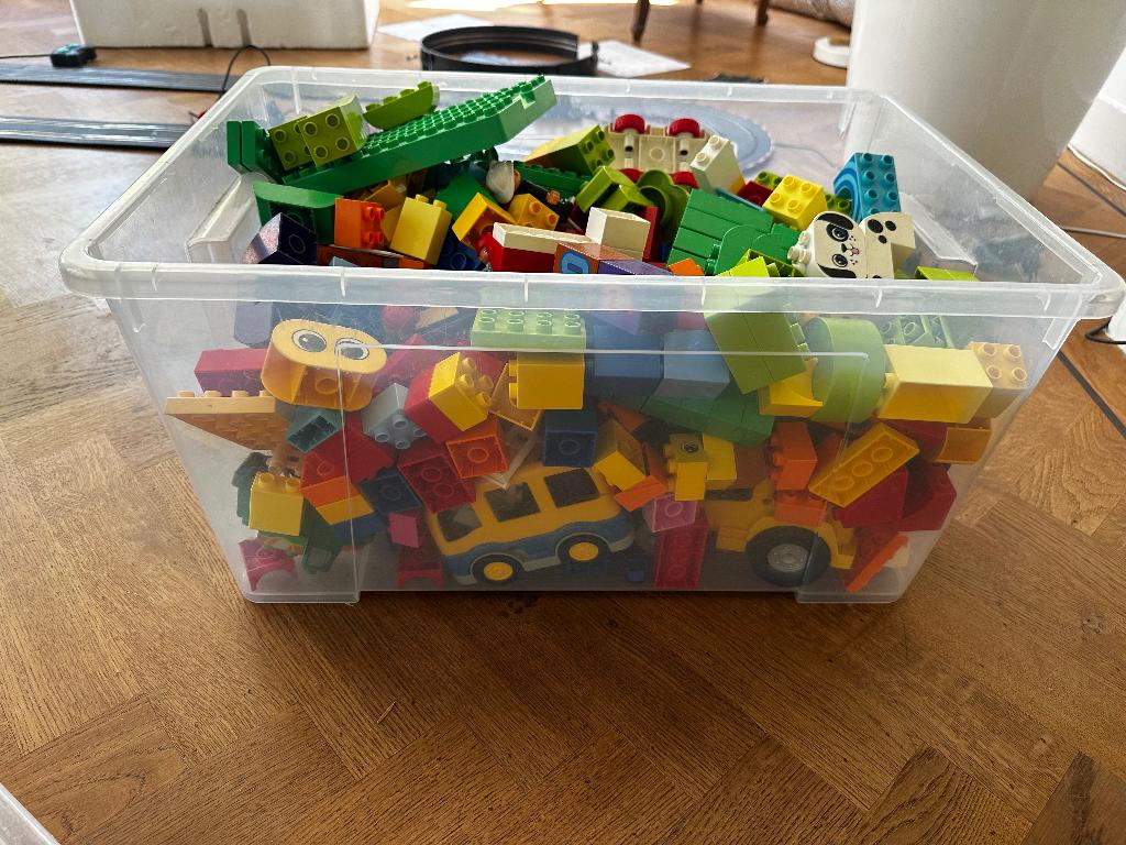 Grote bak Duplo met diverse sets, Ophalen, Zo goed als nieuw, Duplo