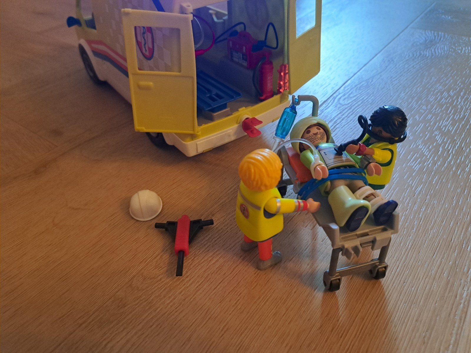 Playmobil 71202 ambulance met licht en sirene, Ophalen of Verzenden, Zo goed als nieuw