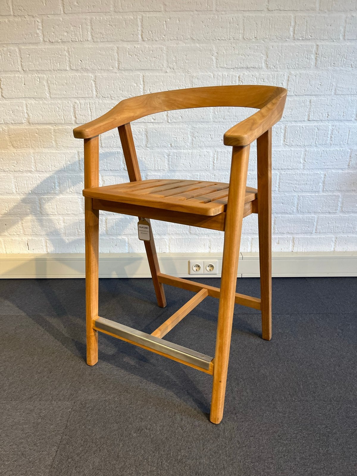 Teakhouten barkruk met RVS voetsteun, zithoogte 64 cm, Ophalen, Met voetsteun, Nieuw, Hout