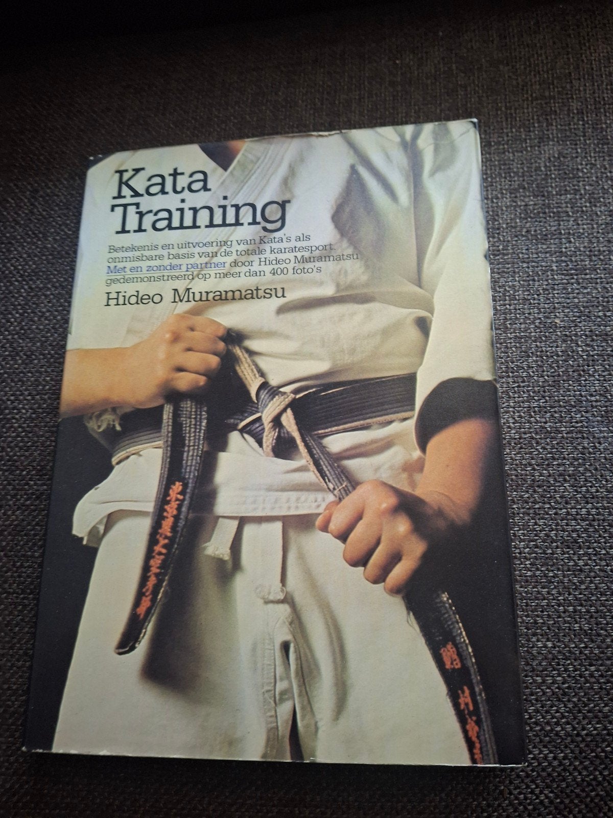 Karate boek Kata Training Hideo Muramatsu 1979, Ophalen of Verzenden, Zo goed als nieuw, Balsport