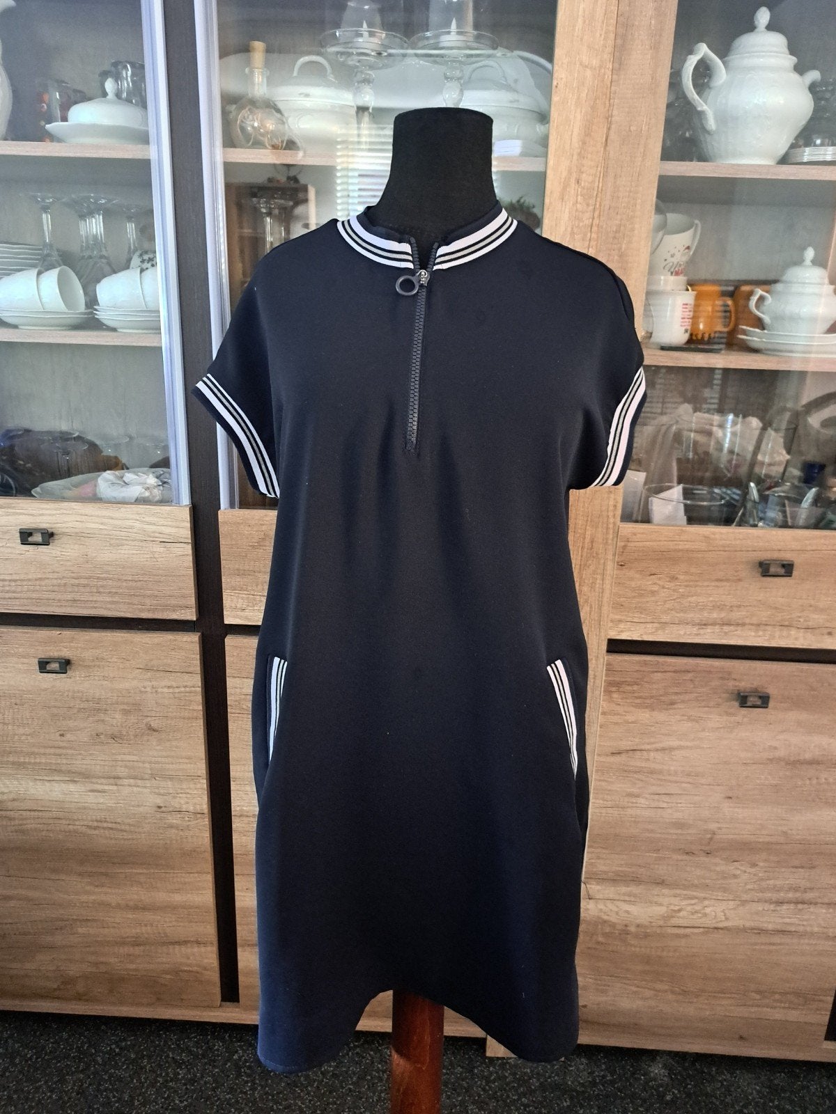 zwarte jurk maat xs Zara, Ophalen of Verzenden, Zo goed als nieuw, Maat 34 (XS) of kleiner, Boven de knie