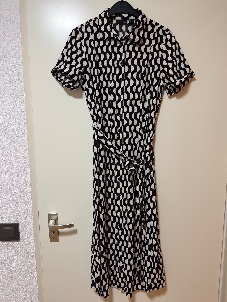 Zwart-wit lange jurk maat 40, Kleding | Dames, Maat 38/40 (M), Overige kleuren, Ophalen of Verzenden, Zo goed als nieuw