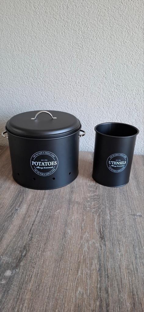 Voorraadblik voor aardappelen en keukenhulpjes. ( nieuw), Ophalen of Verzenden, Nieuw, Zwart