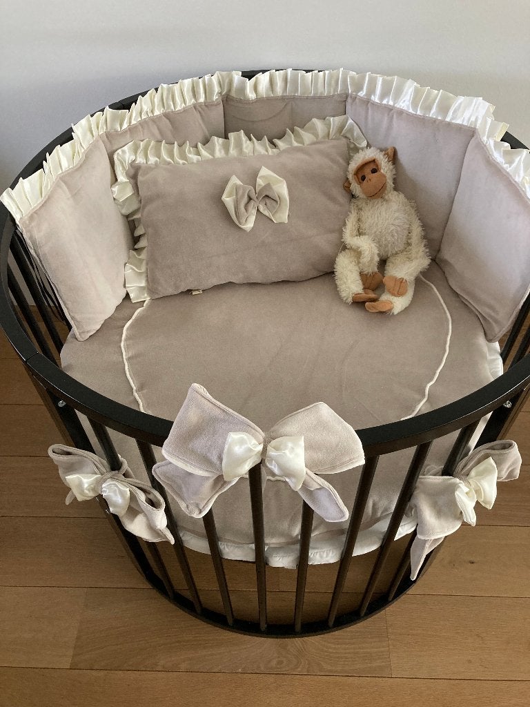Foto 18 van babynestje en boxaankleding