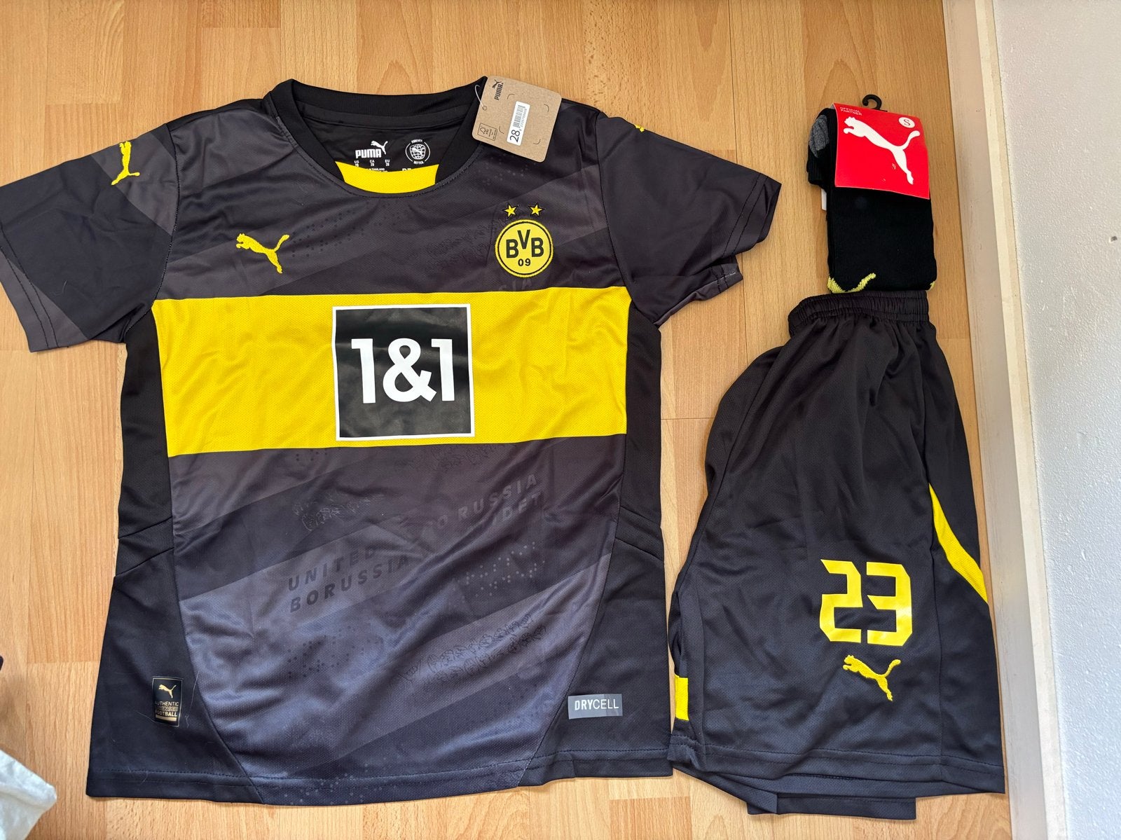 Borussia Dortmund tenue Emre Can (replica), Maat S, Ophalen of Verzenden, Nieuw, Set