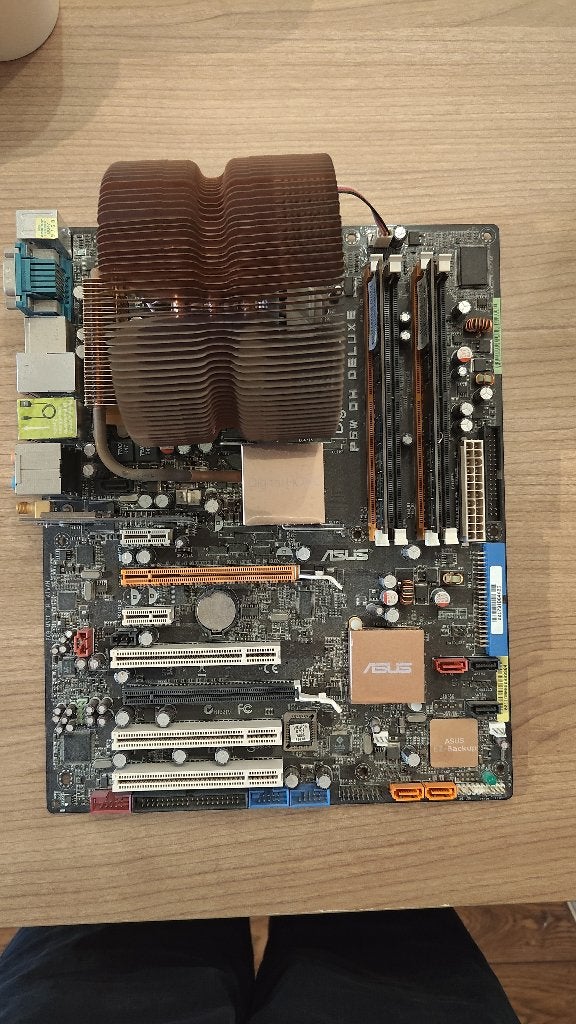Asus P5W DH Deluxe met E6600 en 4GB RAM, Gebruikt, DDR2, ATX, Intel