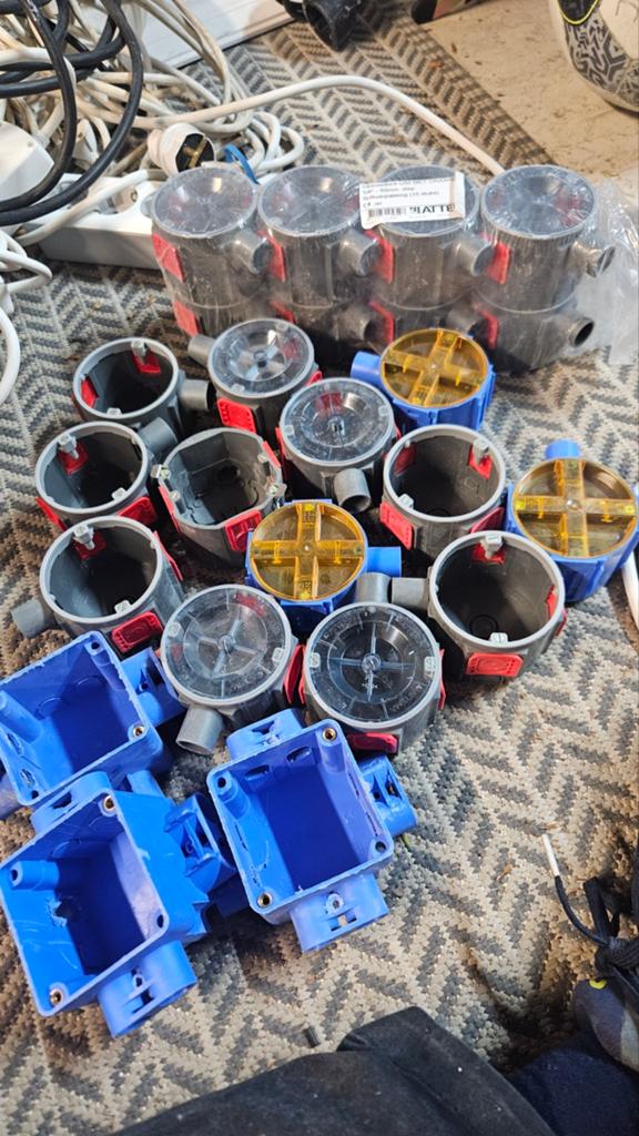 Diverse elektra dozen en inbouwdozen, Ophalen, Nieuw, Overige typen