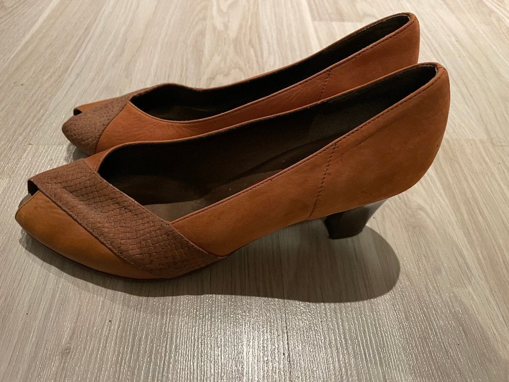 Leren dames schoenen, Kleding | Dames, Schoenen, Ophalen of Verzenden, Gedragen, Bruin, Schoenen met hoge hakken