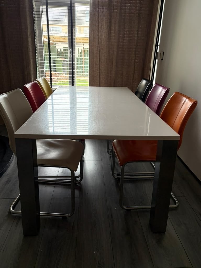Eettafel met 6 stoelen in diverse kleuren, Ophalen, Kunststof, Gebruikt, 50 tot 100 cm