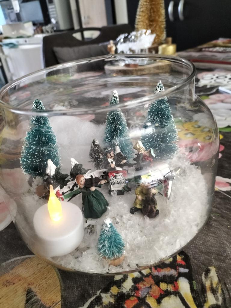 Kersttafereeltje, Ophalen