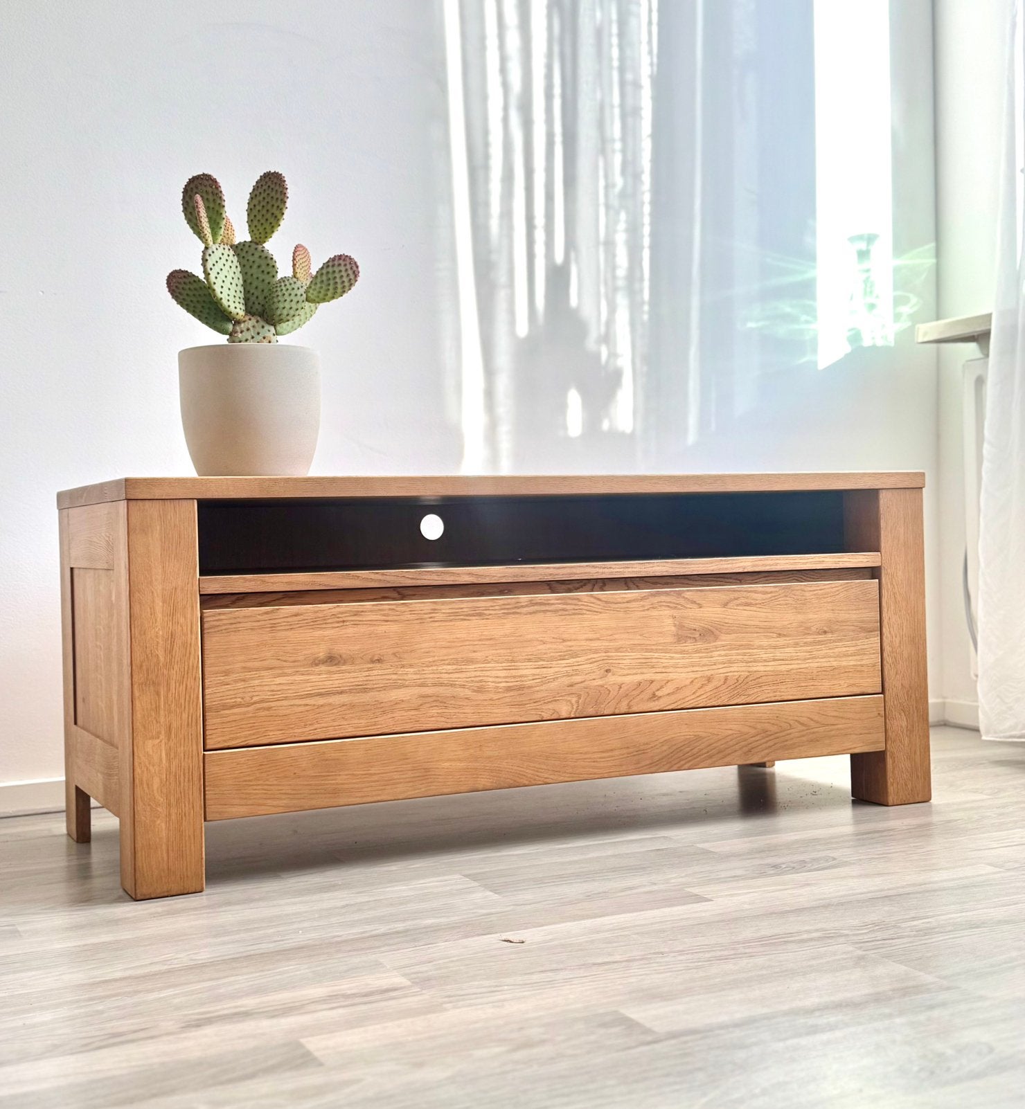 Modern Hardhout televisiemeubel met lade tvkast 117x45x49, Huis en Inrichting, Kasten | Televisiemeubels, Ophalen, 50 tot 100 cm