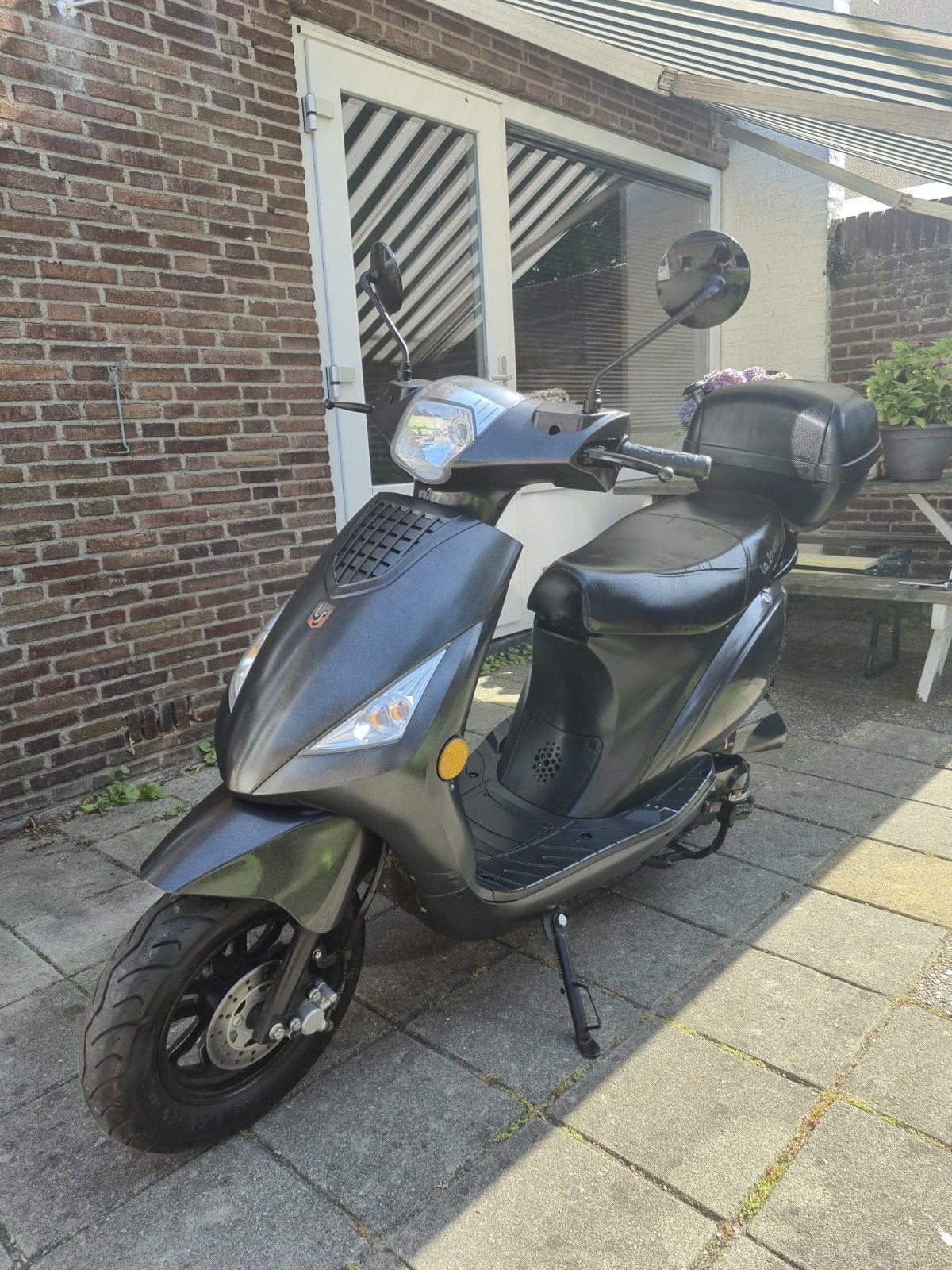 La Souris City Scooter - Zo goed als nieuw met helm, Fietsen en Brommers, Snorfietsen en Snorscooters, Ophalen, Zo goed als nieuw