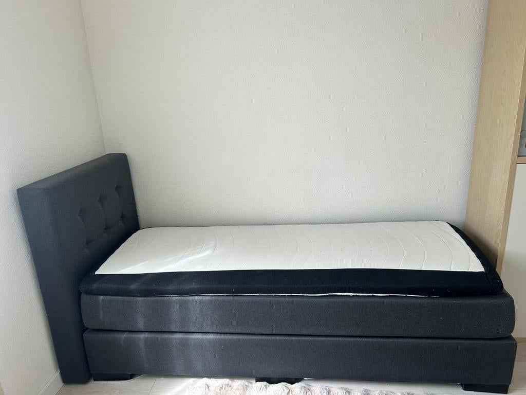 Boxspring met hoofdbord en topper, Ophalen, Gebruikt, 90 cm, Eenpersoons
