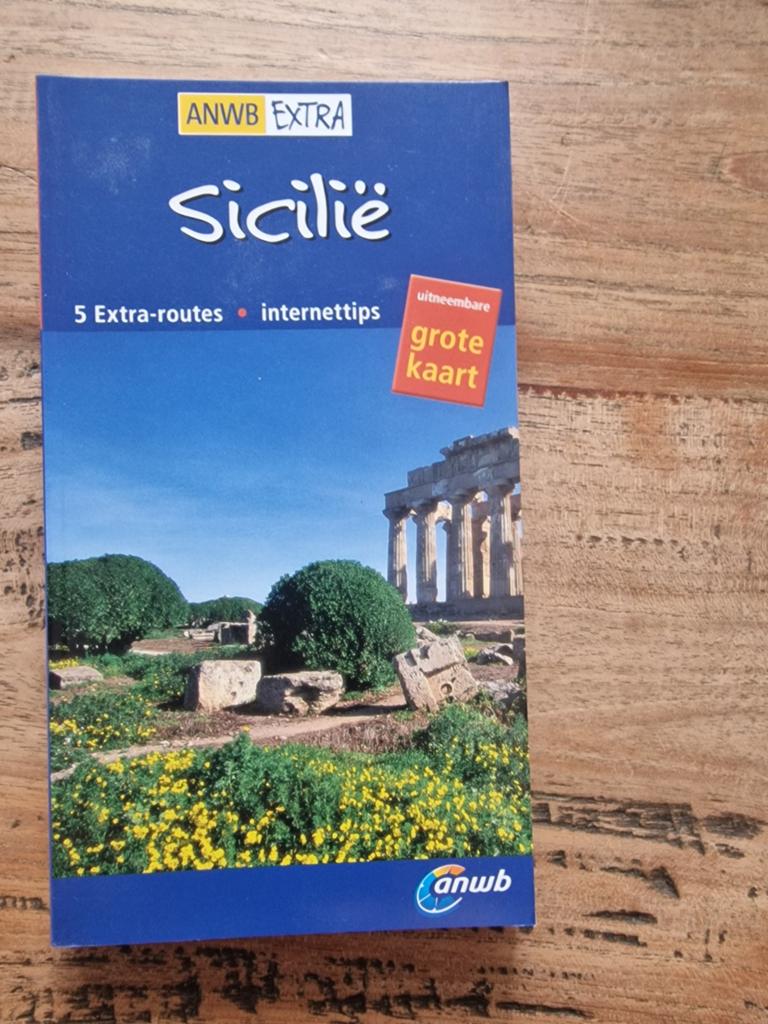 ANWB Extra Sicilië Reisgids met kaart en routes, Boeken, Europa, Ophalen of Verzenden, Zo goed als nieuw, Reisgids of -boek