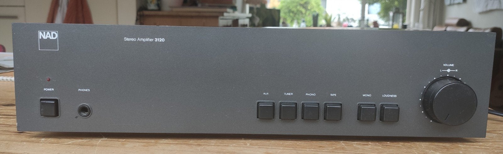 NAD 3120 versterker ('84–'85) – Vintage Hi-Fi Klassieker, Audio, Tv en Foto, Overige merken, Gebruikt, Ophalen of Verzenden, Minder dan 60 watt