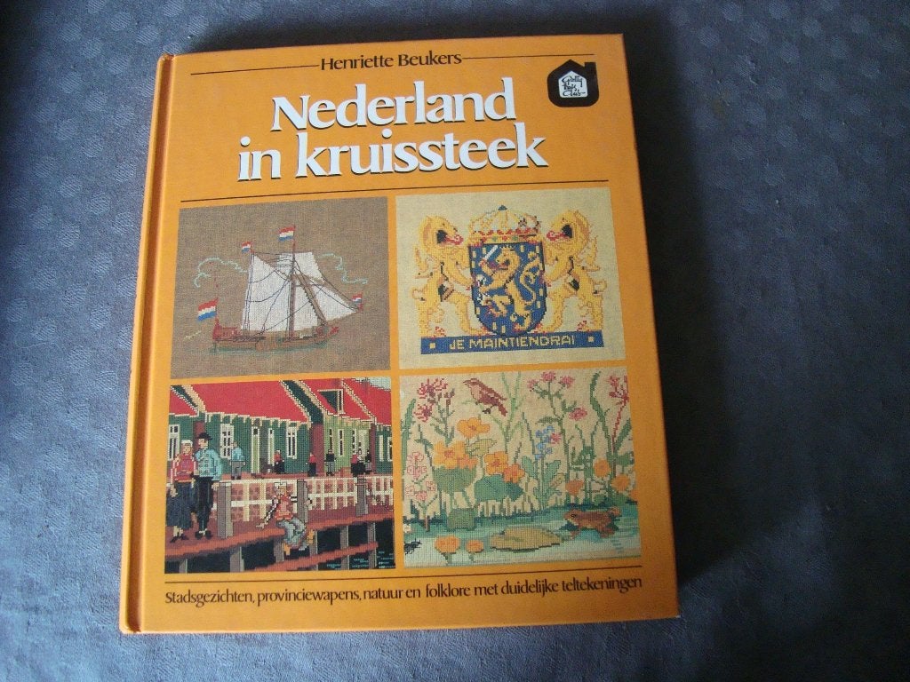 Kruissteekboeken per stuk te koop, Ophalen of Verzenden, Zo goed als nieuw, Patroon