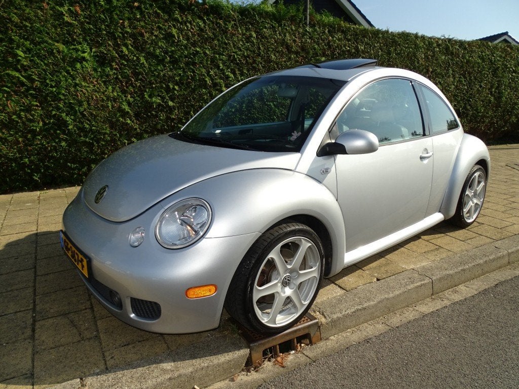 Volkswagen NEW BEETLE 2.3 V5 HIGHLINE P  170 PK - Youngtimer, Gebruikt, Beetle (Kever), Met garantie (alle), 4 stoelen