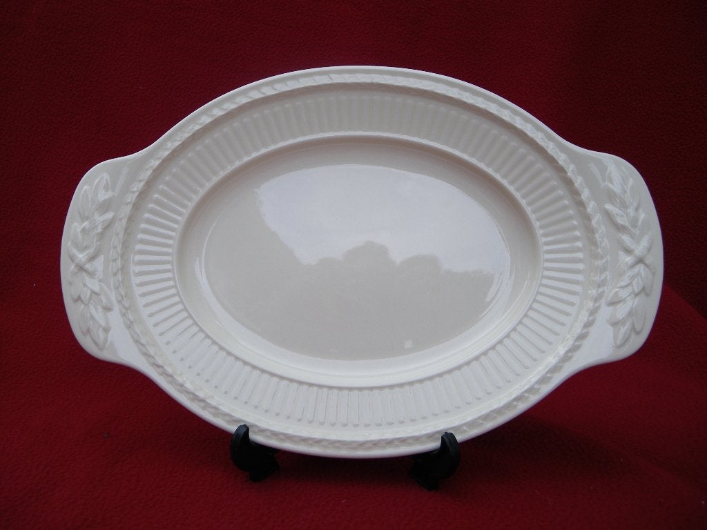 Wedgwood EDME  Puntgaaf ovaal schaaltje 28 x 18 cm NIEUW!!, Nieuw, Ophalen of Verzenden, Schaal of Schalen, Wedgwood