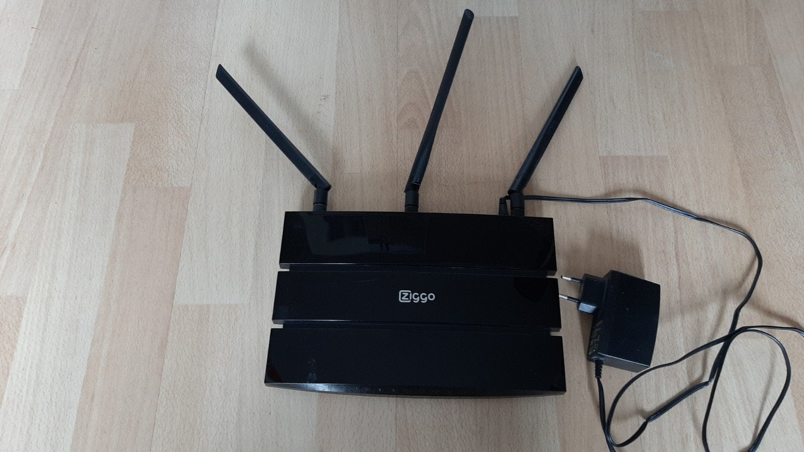 Ziggo Connectbox Router - Zo goed als nieuw, Computers en Software, Routers en Modems, Zo goed als nieuw, Router met modem, Ophalen of Verzenden