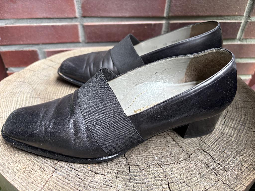 Te koop aangeboden alexandria zeep maat 40, Kleding | Dames, Schoenen, Alexandria, Bruin, Instappers, Ophalen of Verzenden