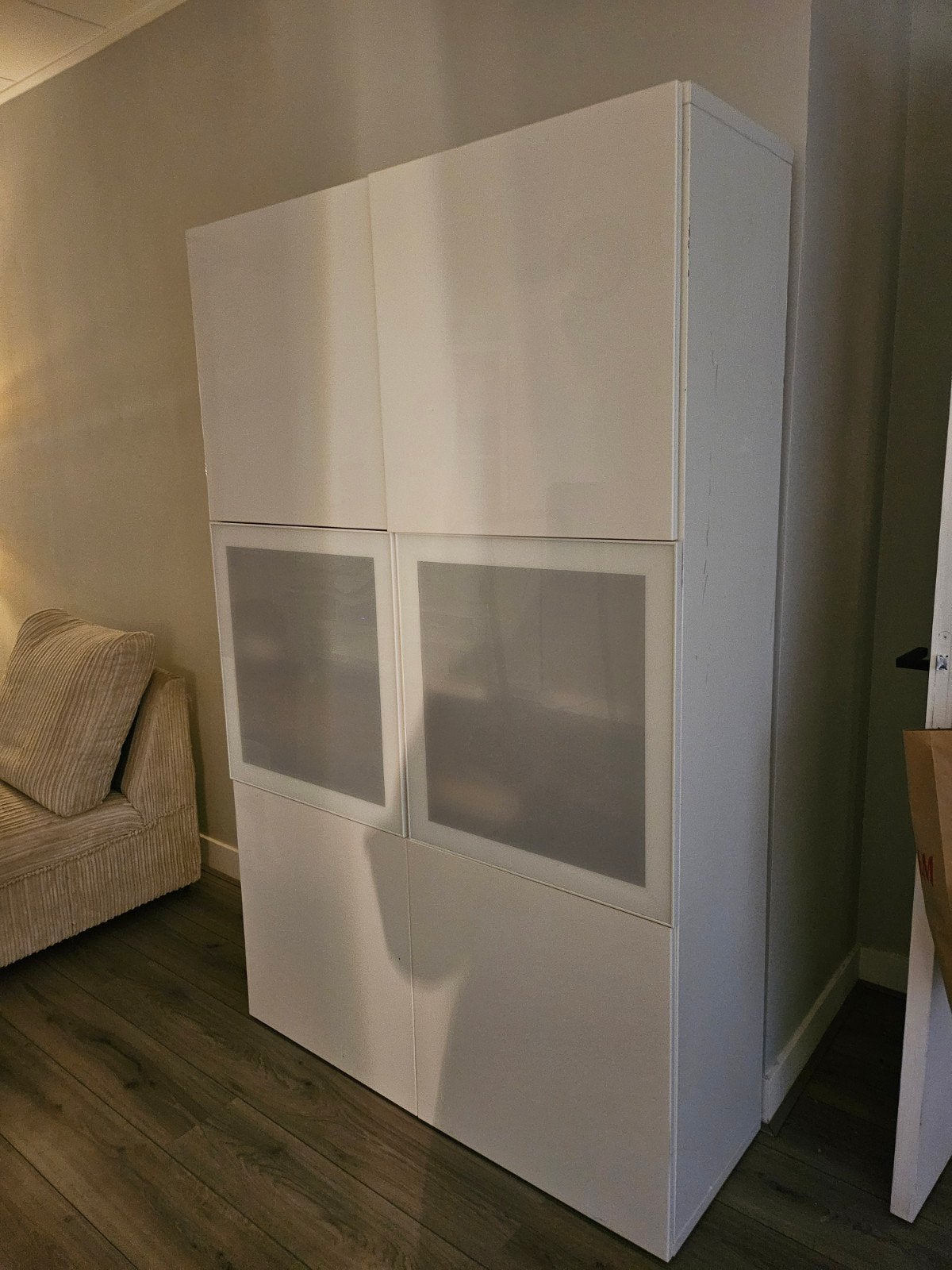 Witte hoogglans kast ikea 6 deurs waarvan 2 glazen melkglas, Overige materialen, Modern, 150 tot 200 cm, 25 tot 50 cm