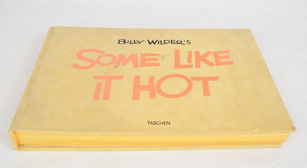 Some like it hot limited deluxe Taschen boek met blu ray, Gebruikt, Ducoso, Overige typen, Ophalen of Verzenden