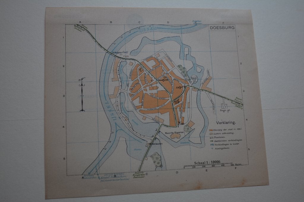 DOESBURG PLATTEGROND CHROMOLITHO ANWB 1901-1920 EC3, Antiek en Kunst, Cartografie, Ophalen of Verzenden, Met tekst, 16 cm