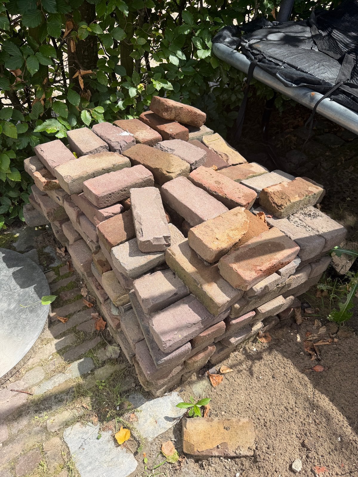 Ongeveer 10m2 getrommelde waaltjes, Ophalen, Gebruikt, Beton, Klinkers