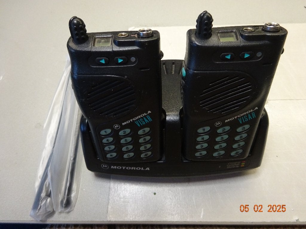 PORTOFOON SET VISAR MET LADER VHF, Telecommunicatie, Verzenden, Gebruikt, 2 to 5 km, Portofoon of Walkie-talkie